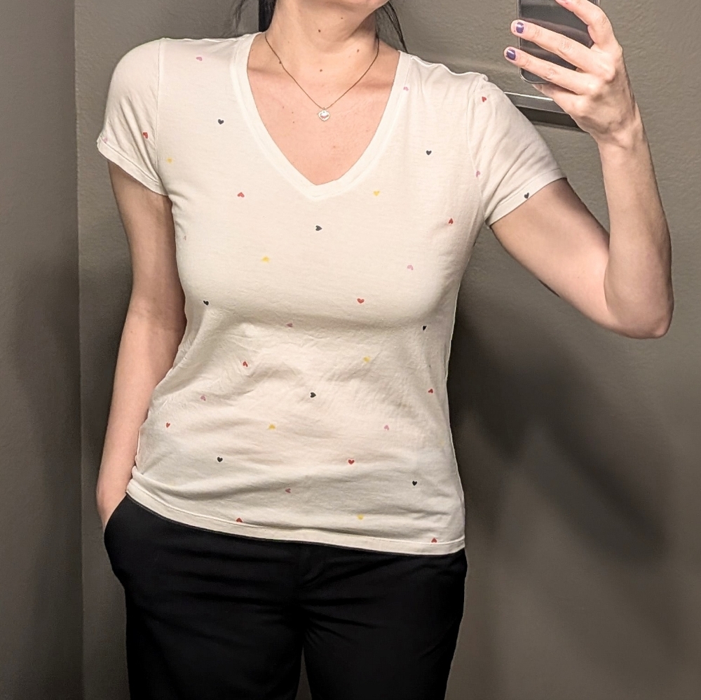 GAP White Tee with Multicolor Heart Accents And Necklace